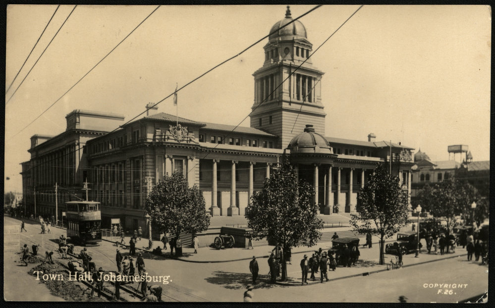 WWI Photograph Album - Medical Staff &amp; Nurses: Egypt and England [loose photo]