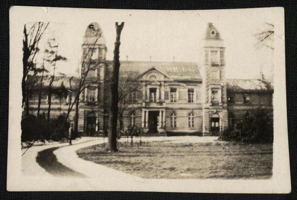 WWI Photograph Album - England [loose photo]