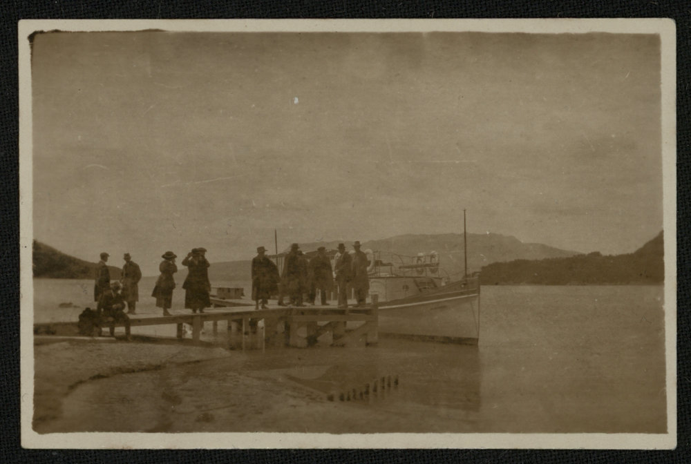 WWI Photograph Album - England [loose photo]