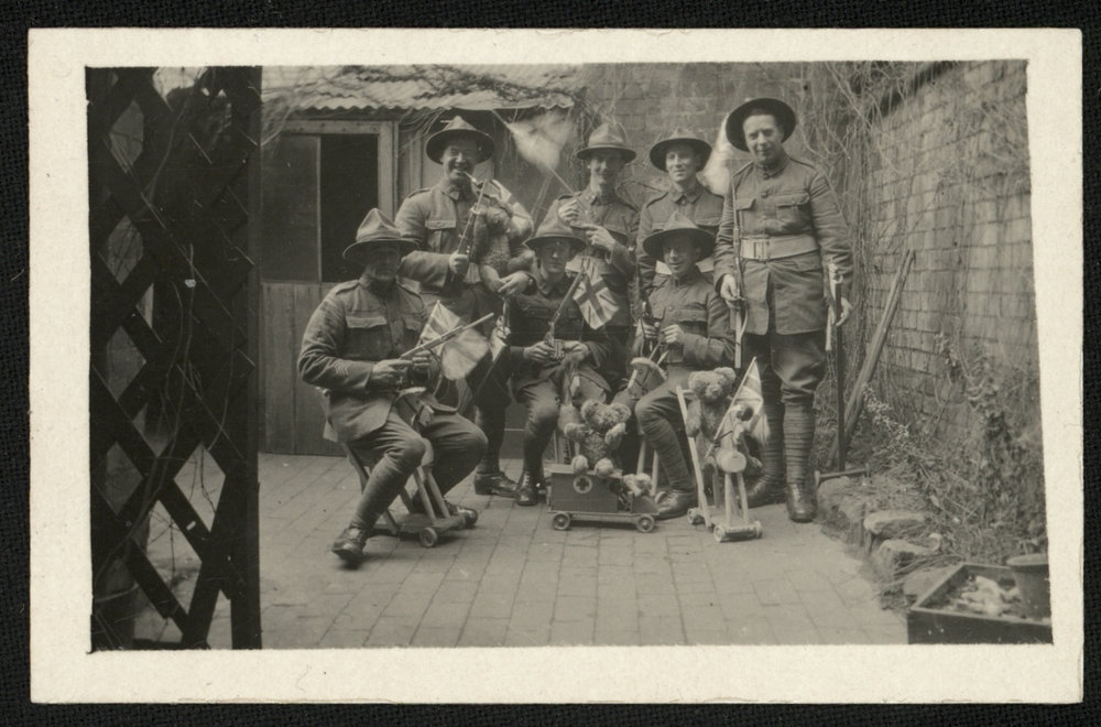 WWI Photograph Album - England [loose photo]