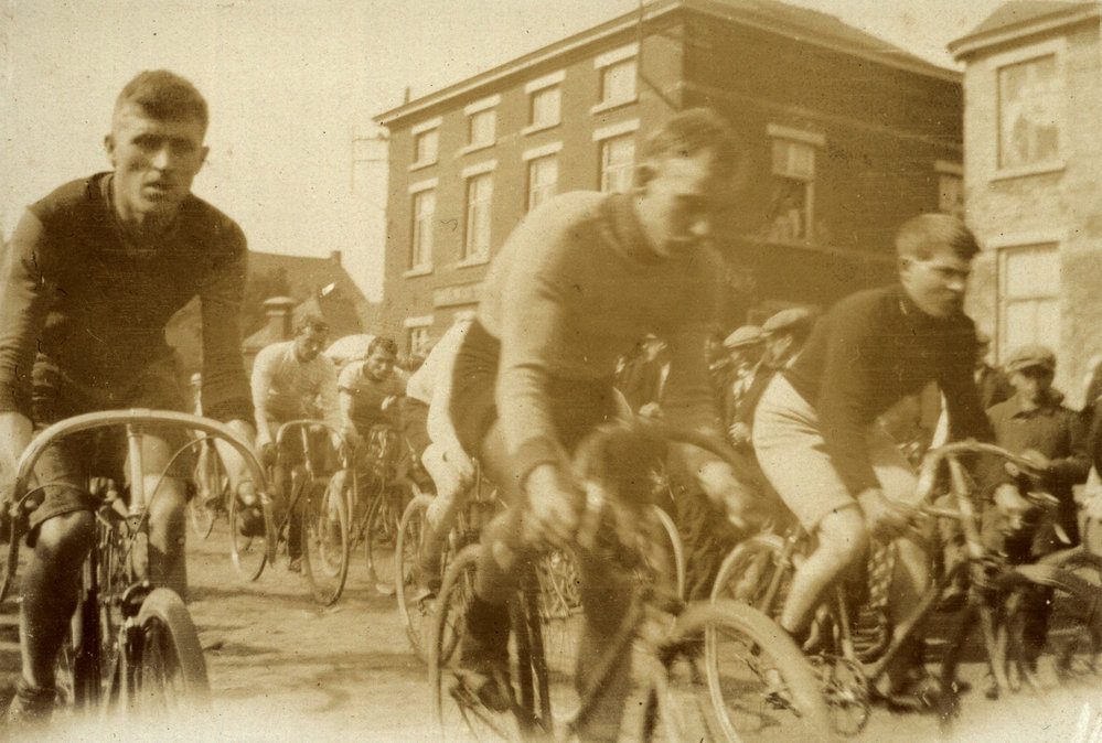 Photo from page 10 of album Photograph Album - Western Front and Post WWI