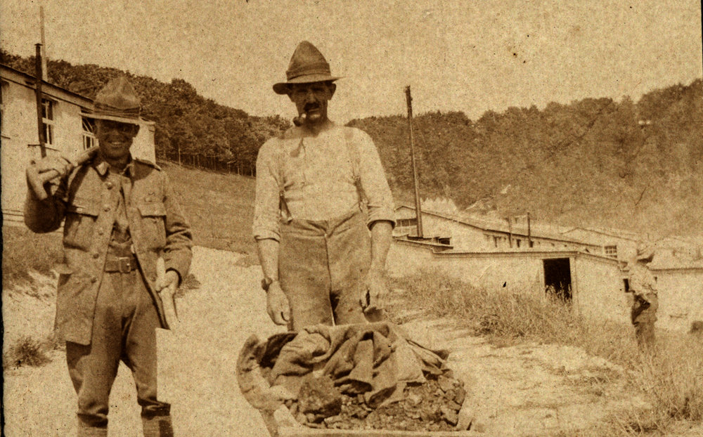 Photo from page 08 of album WWI Photograph Album - England