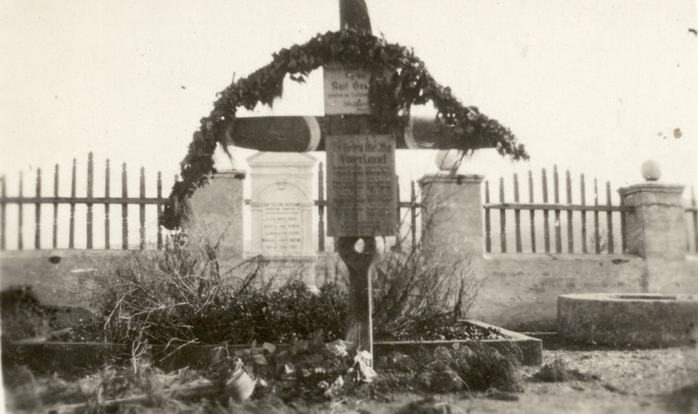 Photo from page 15 of album WWI Photograph Album- Featherston (NZ), Egypt, Gallipoli &amp; Sinai and Palestine.