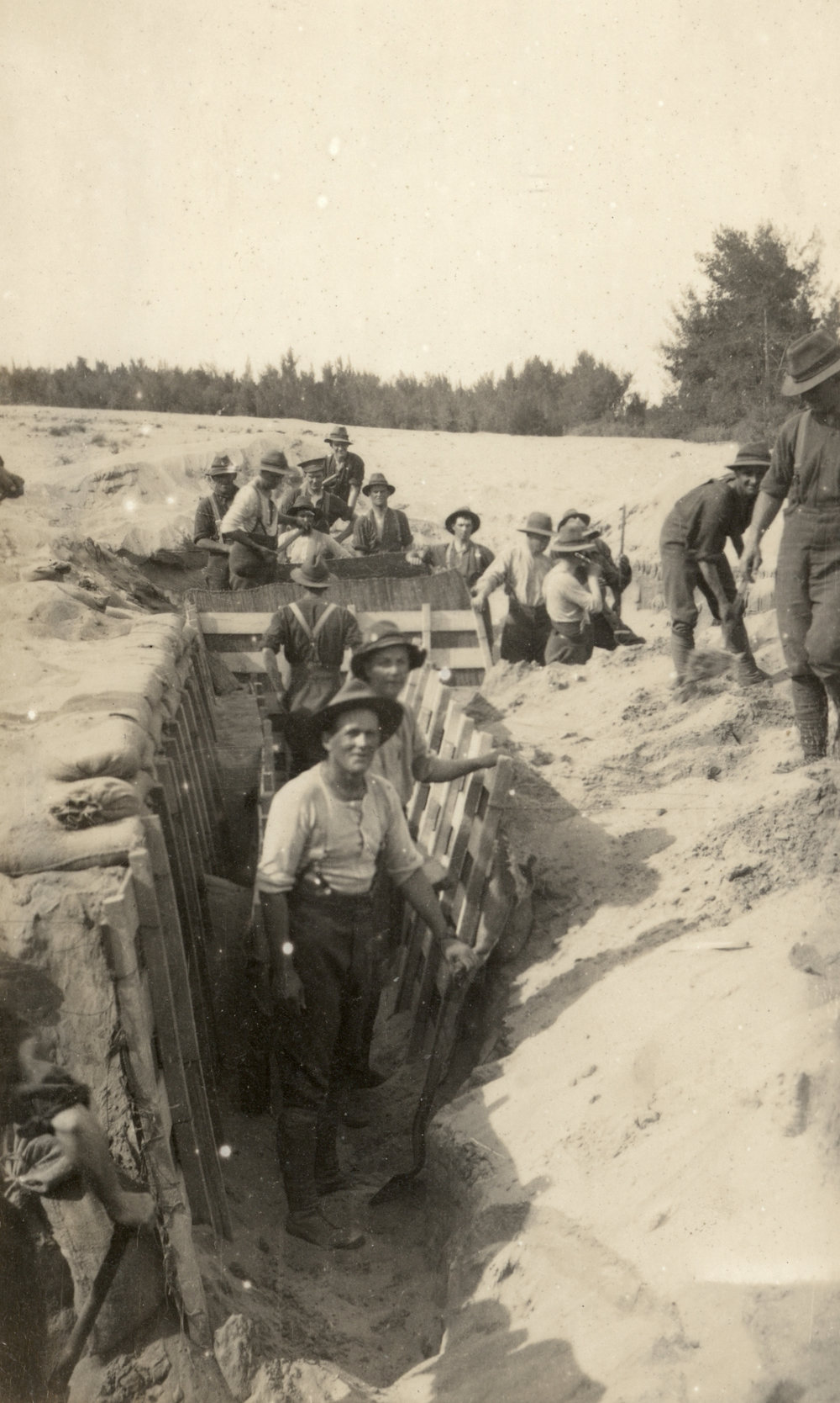 Photo from page 17 of album WWI Photograph Album- England, Egypt, Gallipoli and Western Front.