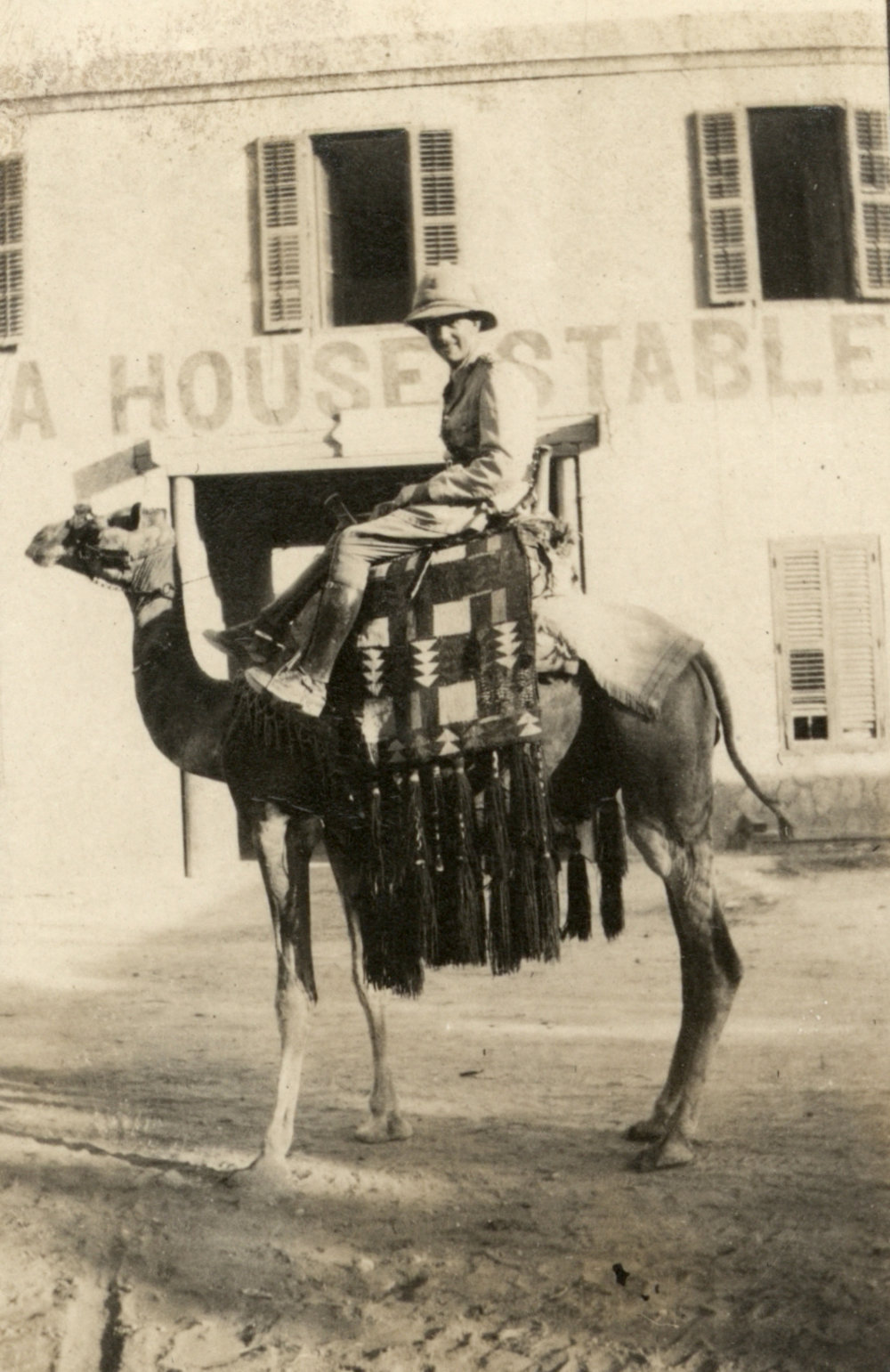 Photo from page 33 of album WWI Photograph Album- England, Egypt, Gallipoli and Western Front.