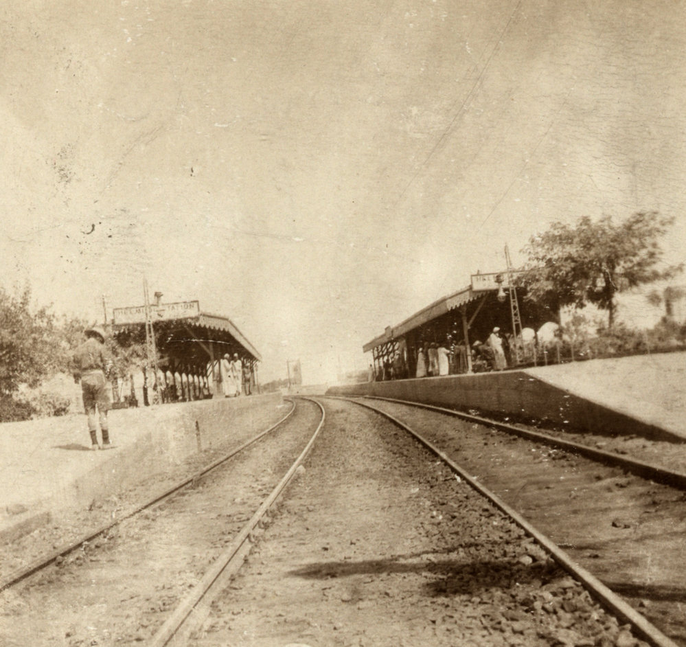 Photo from page 36 of album WWI Photograph Album- England, Egypt, Gallipoli and Western Front.