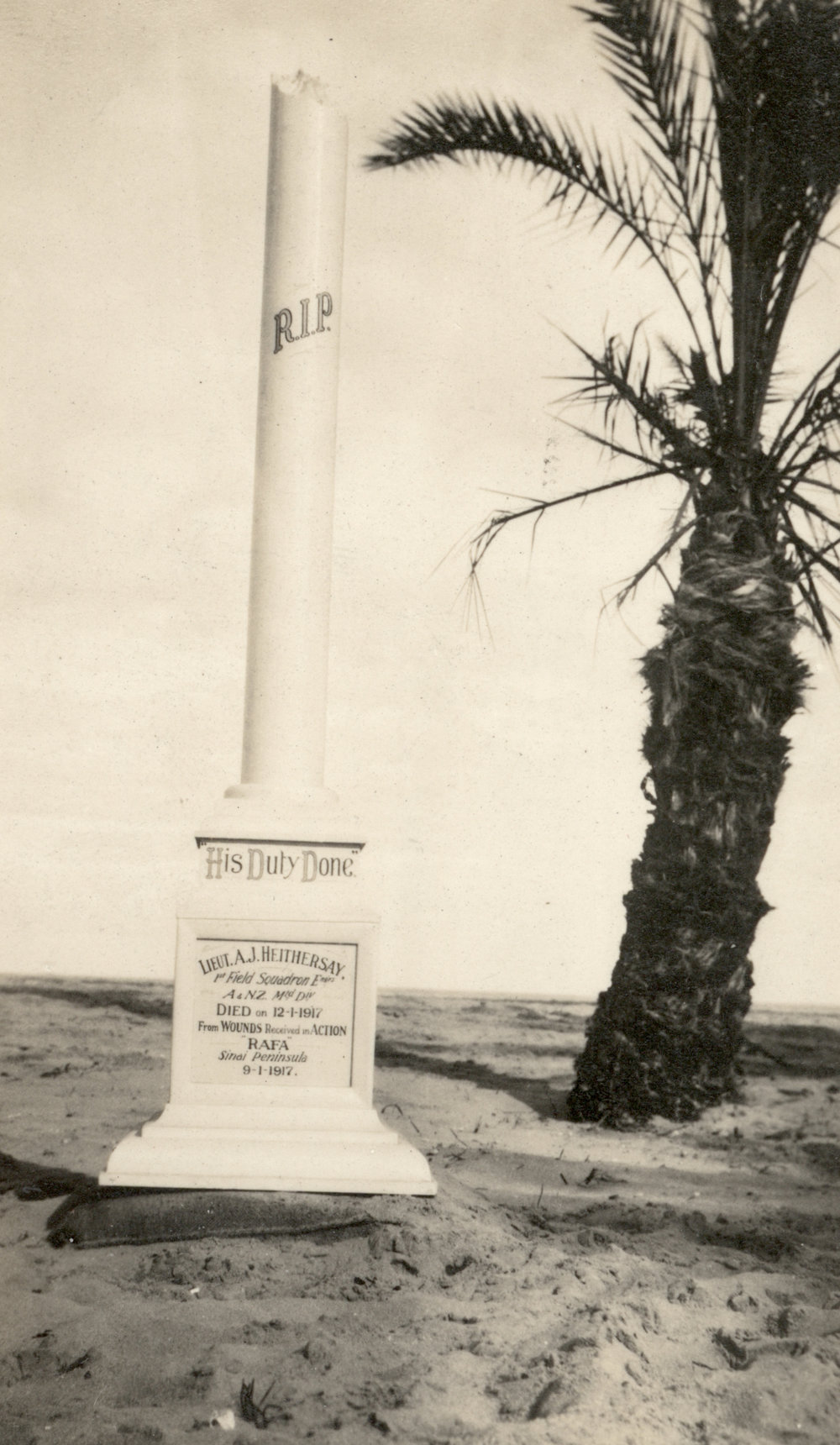 Photo from page 39 of album WWI Photograph Album- England, Egypt, Gallipoli and Western Front.