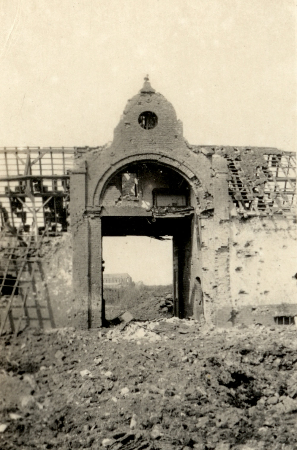 Photo from page 71 of album WWI Photograph Album- England, Egypt, Gallipoli and Western Front.