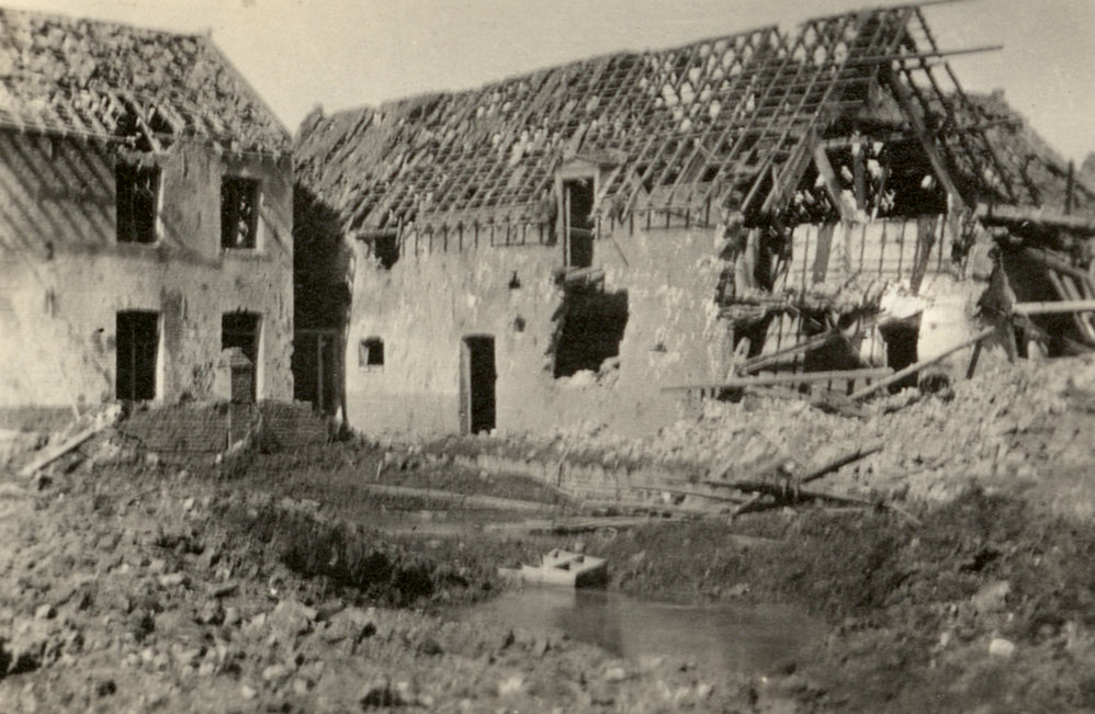 Photo from page 71 of album WWI Photograph Album- England, Egypt, Gallipoli and Western Front.