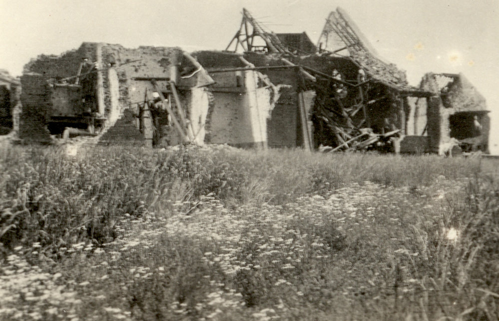 Photo from page 71 of album WWI Photograph Album- England, Egypt, Gallipoli and Western Front.