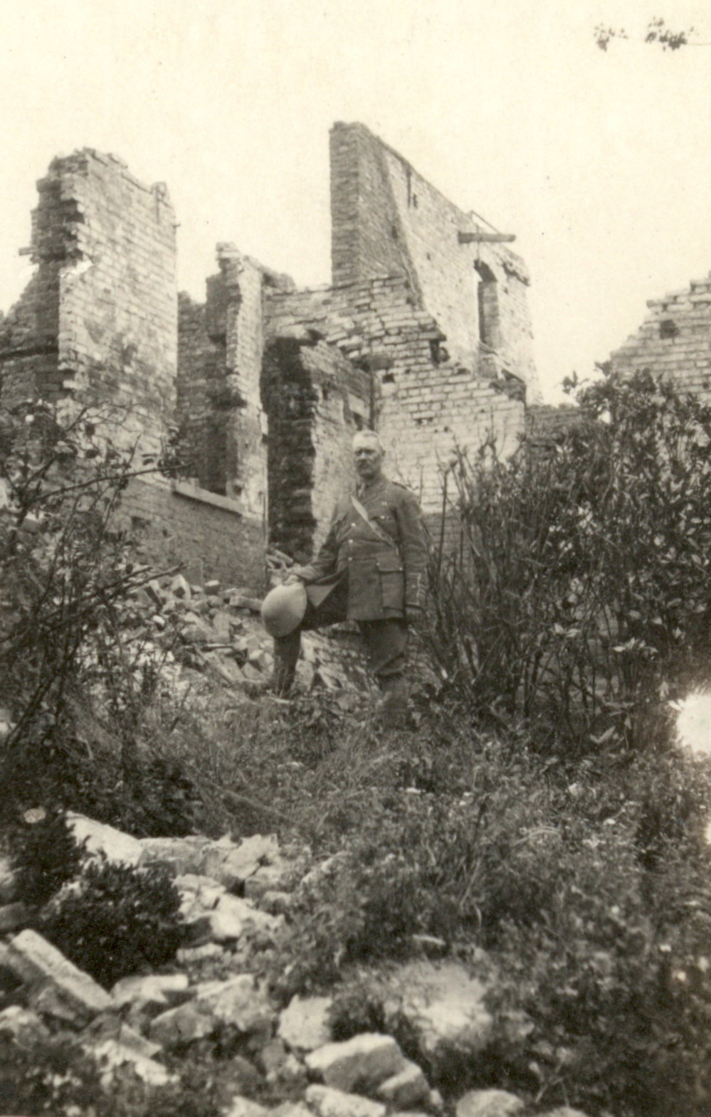 Photo from page 71 of album WWI Photograph Album- England, Egypt, Gallipoli and Western Front.