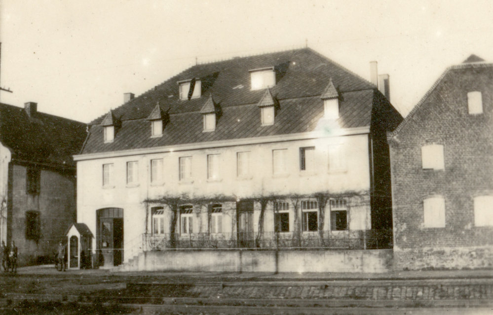 Photo from page 79 of album WWI Photograph Album- England, Egypt, Gallipoli and Western Front.