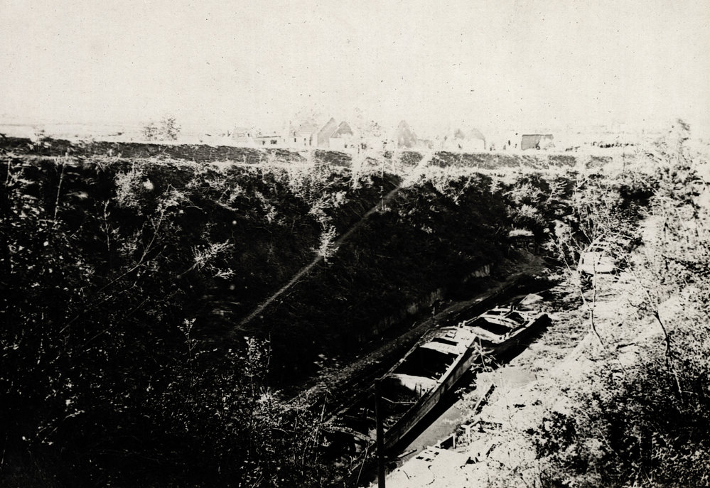 Photo from page 33 of album WWI Photograph Album- Egypt, Gallipoli, Palestine, France &amp; England