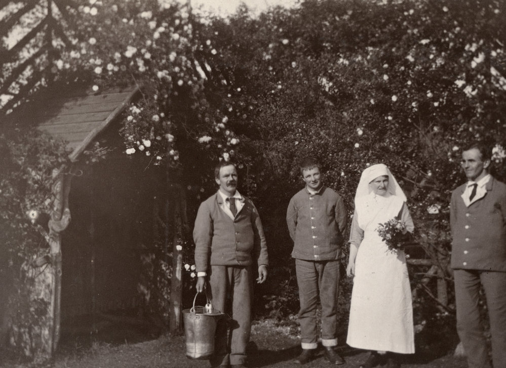 Photo from page 04 of album WWI Photograph Album  - England