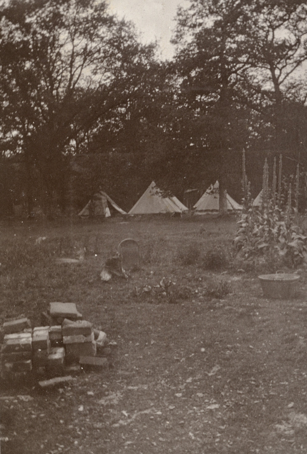 Photo from page 04 of album WWI Photograph Album  - England