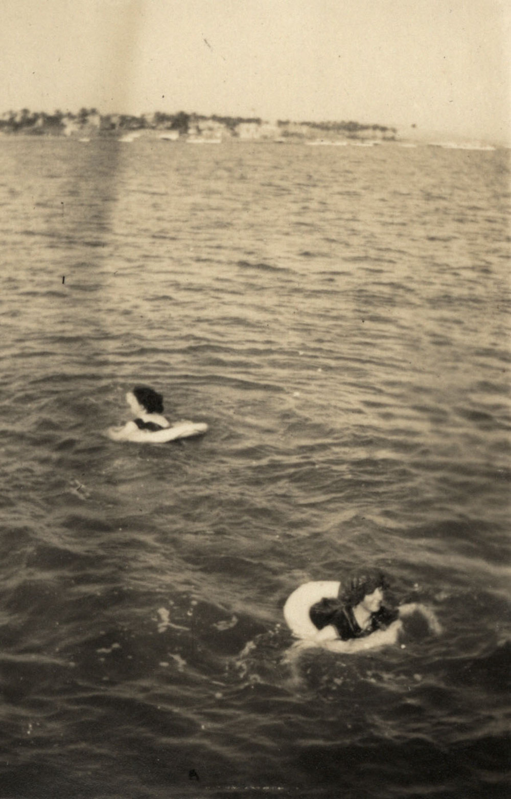 Photo from page 03 of album WWI Photograph Album - Medical Staff &amp; Nurses: Egypt and England