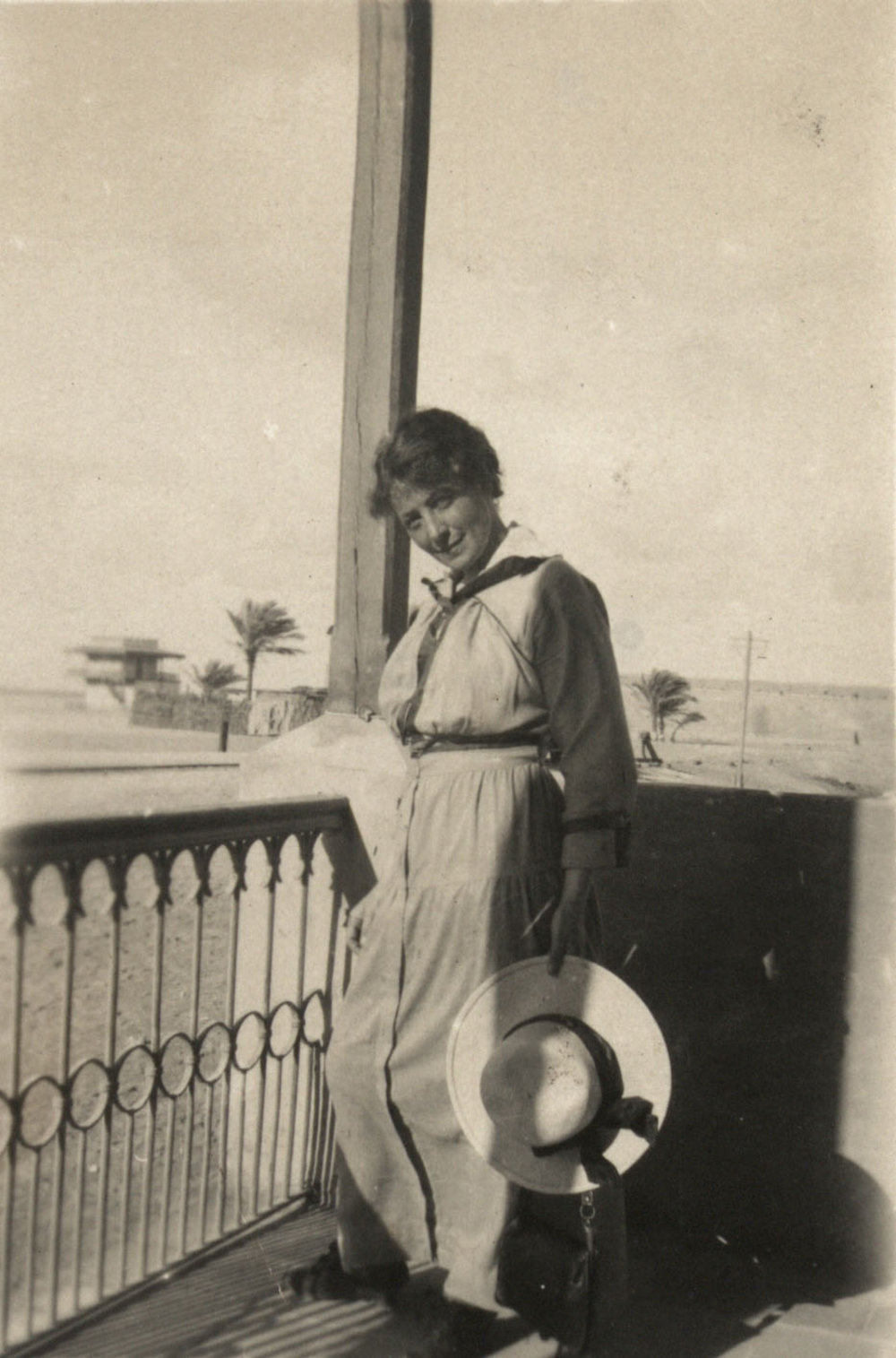 Photo from page 06 of album WWI Photograph Album - Medical Staff &amp; Nurses: Egypt and England