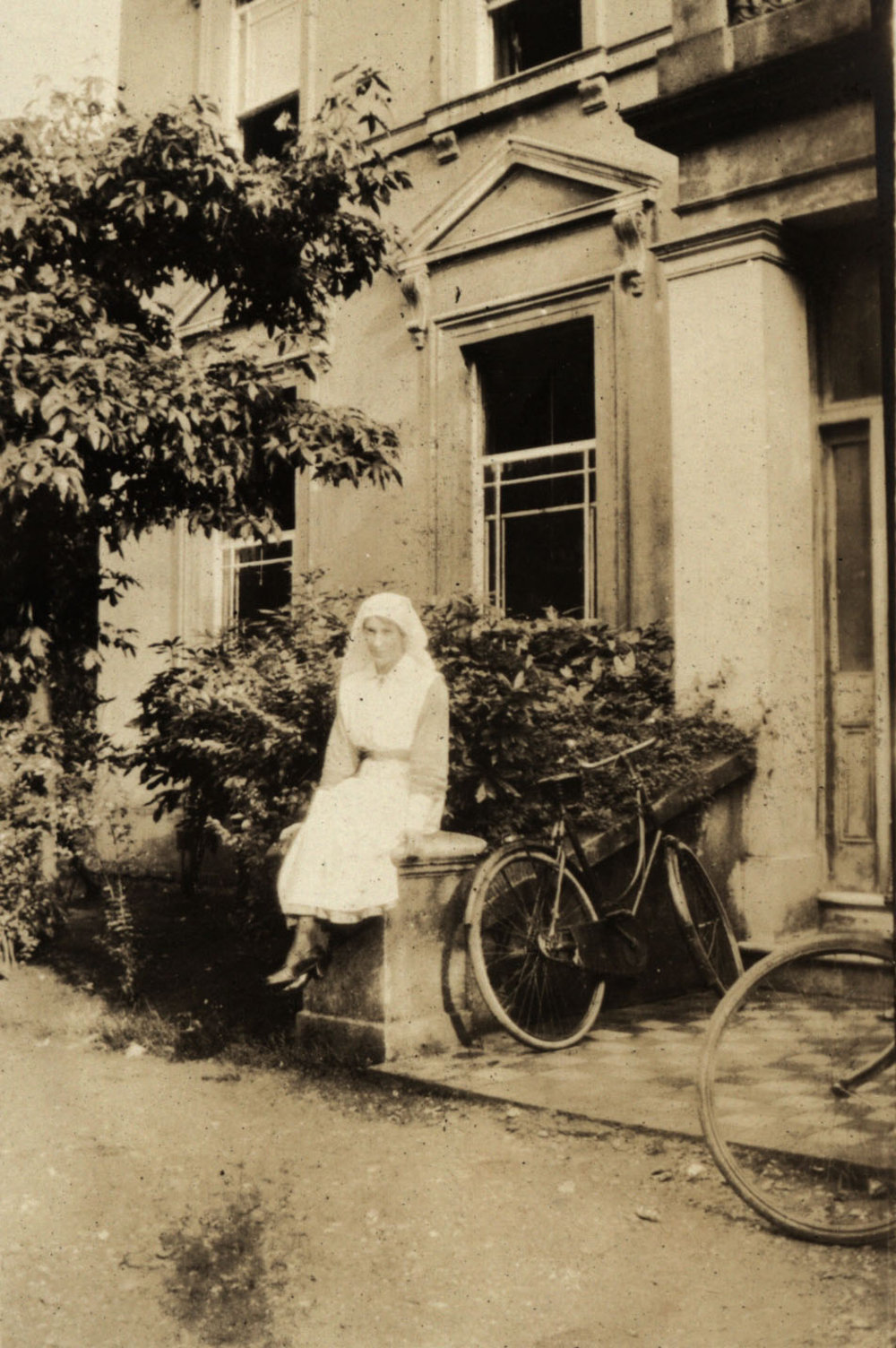 Photo from page 45 of album WWI Photograph Album - Medical Staff &amp; Nurses: Egypt and England