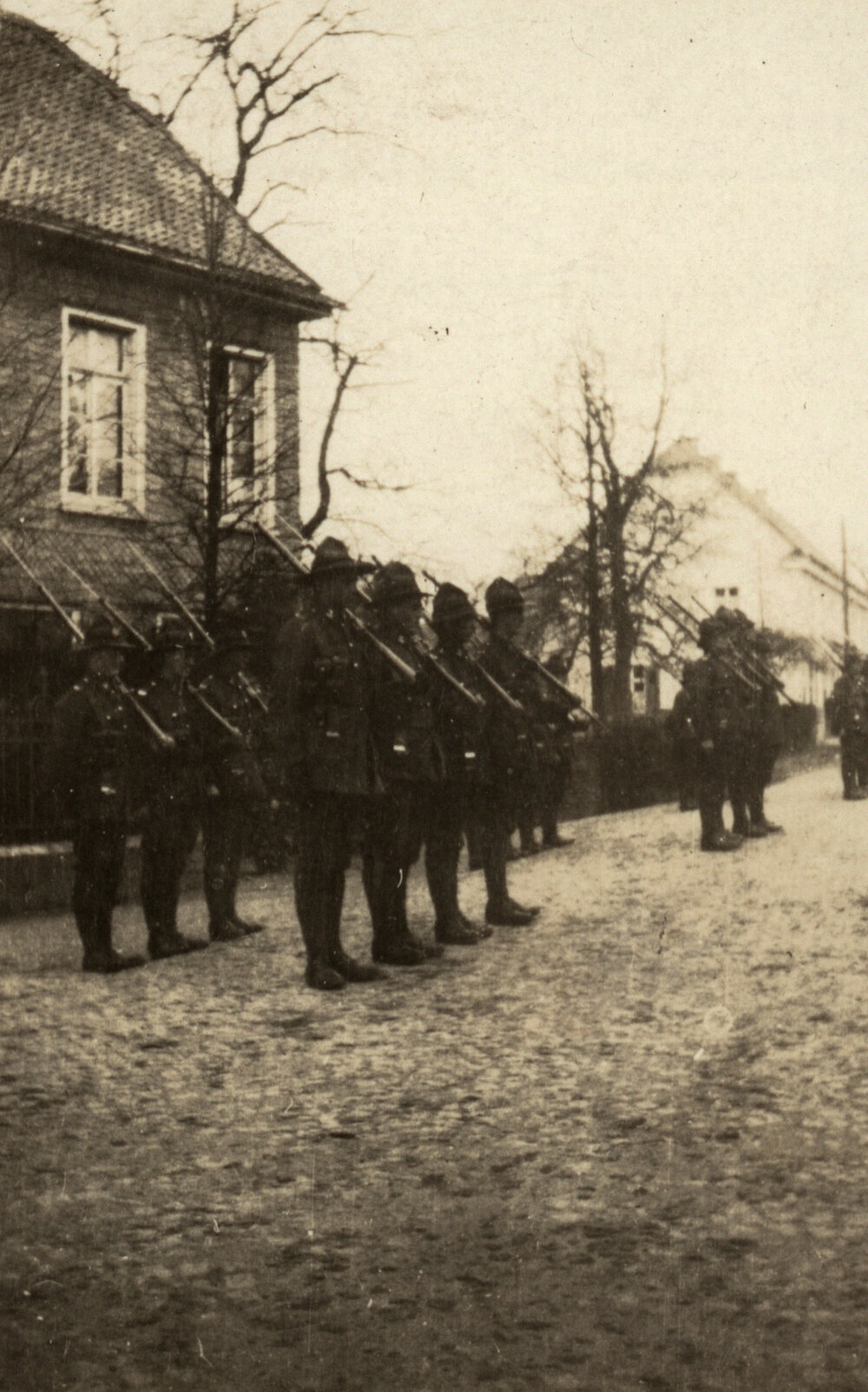 Photo from page 03 of album WWI Photograph Album - England