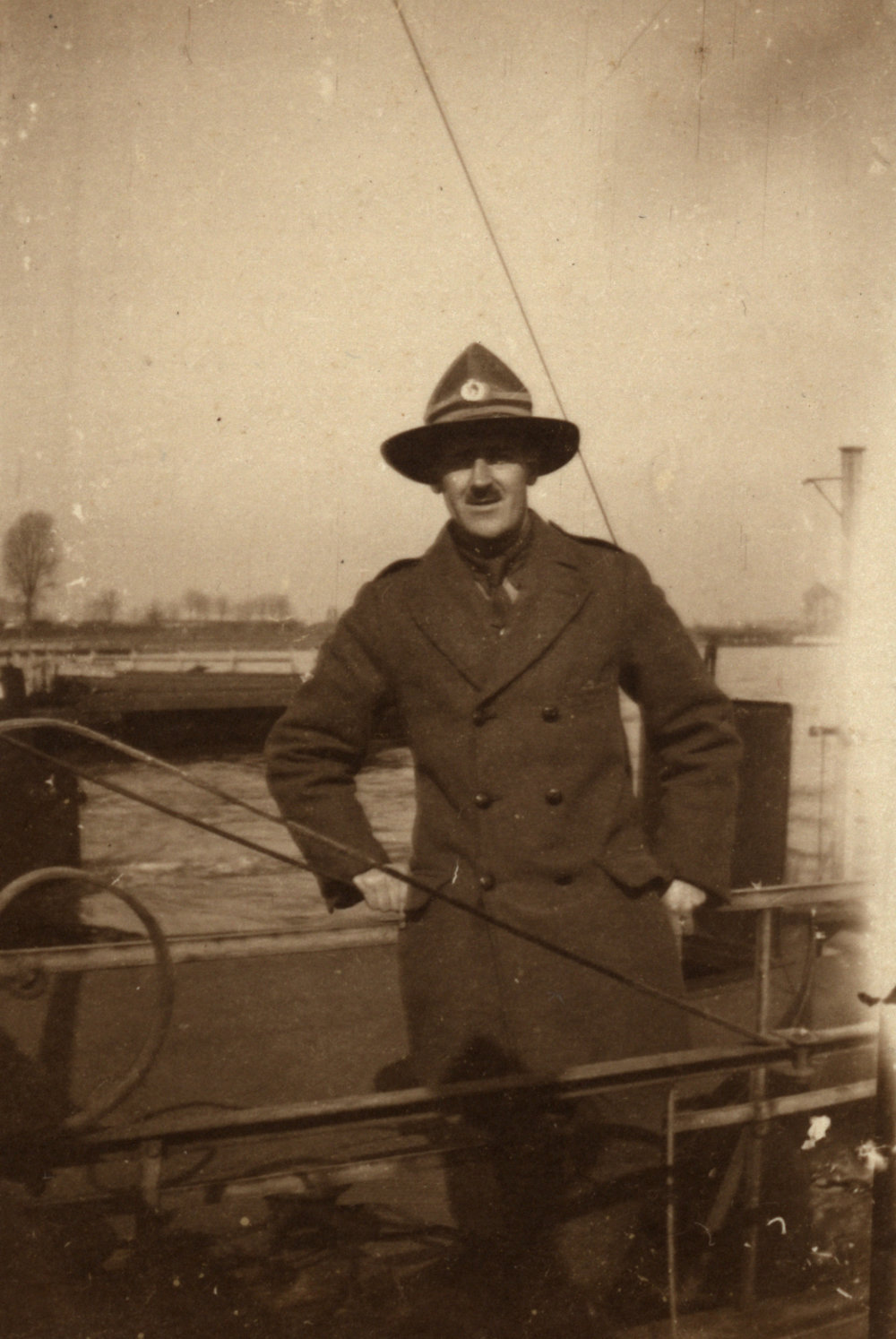 Photo from page 05 of album WWI Photograph Album - England