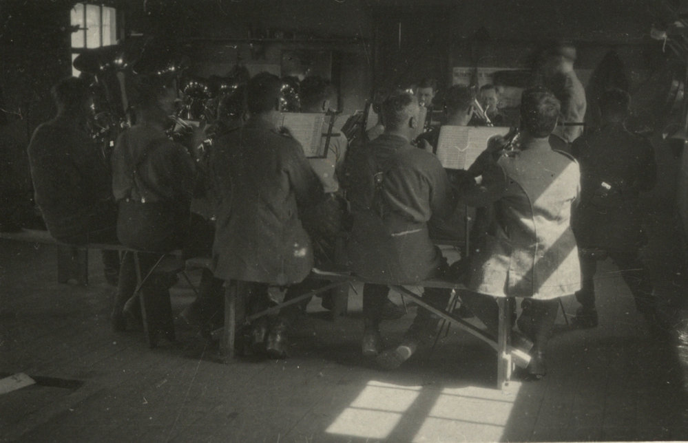 Photo from page 05 of album WWI Photograph Album - England