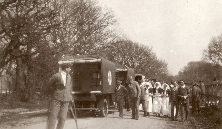 ANZAC Day, New Zealand soldiers and nurses returning from the service at the YMCA Hut, 1917