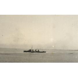 Photo from page 04 of album WWI Photograph Album - Medical Staff & Nurses: Egypt and England