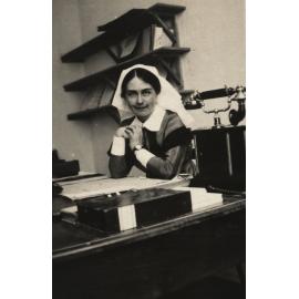 Photo from page 07 of album WWI Photograph Album - Medical Staff & Nurses: Egypt and England